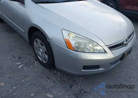 2007 Honda Accord 2.4 Lx z USA, uszkodzony, nr VIN 1HGCM56497A201202